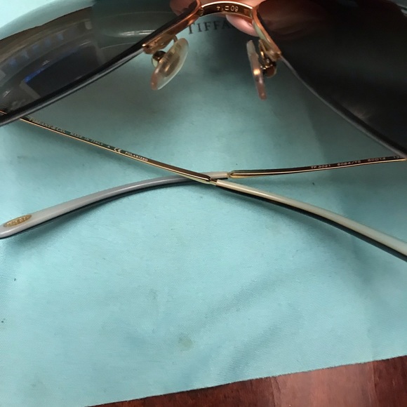 SOLD !!!Tiffany & Co. Ladies sunglasses #3021 - Picture 5 of 8